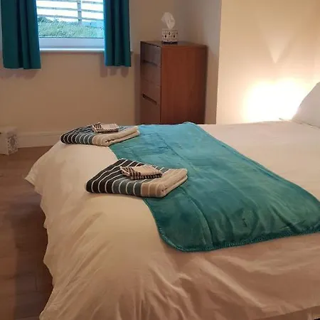 With Private Pool Sleeps 5 Apartment Mitchelstown