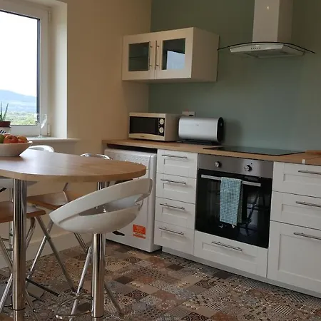Apartment With Private Pool Sleeps 5 *