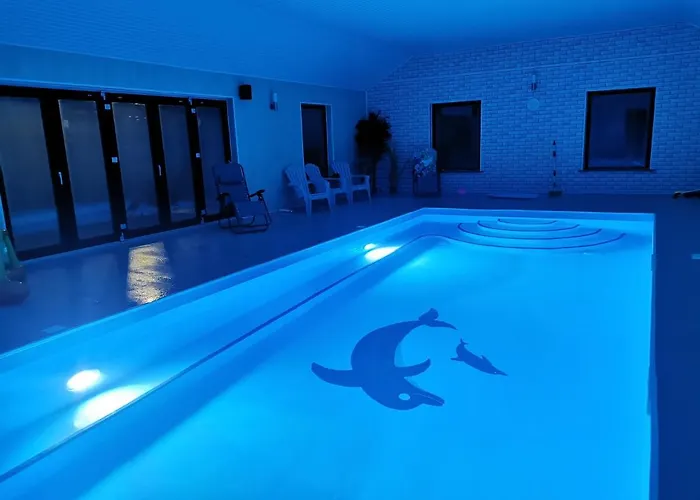 Daire With Private Pool Sleeps 5 *