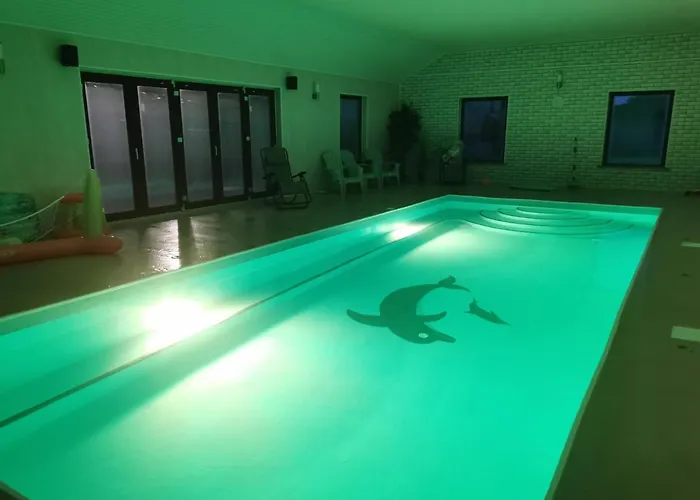 Daire With Private Pool Sleeps 5 Mitchelstown