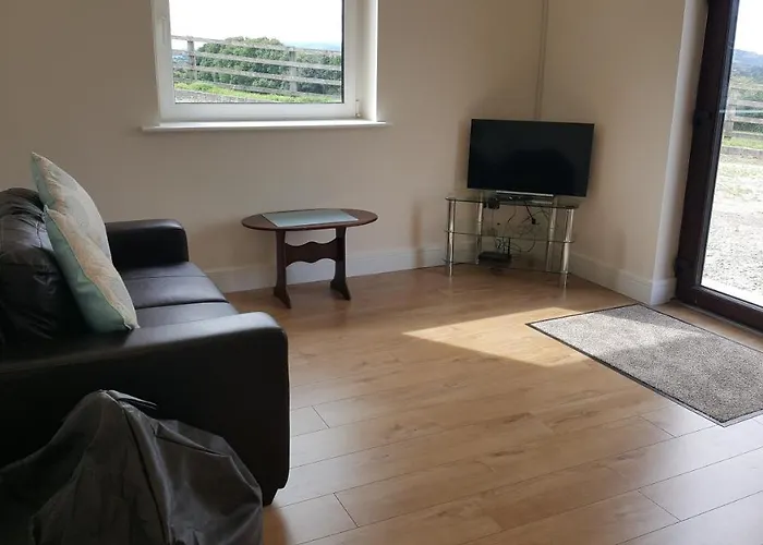 With Private Pool Sleeps 5 *